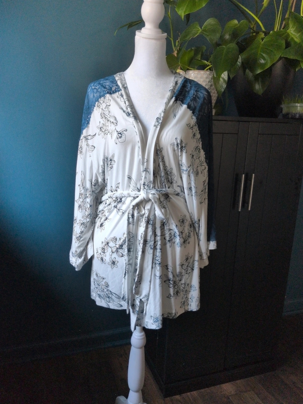 Soma White Floral Robe with Blue Lace Trim